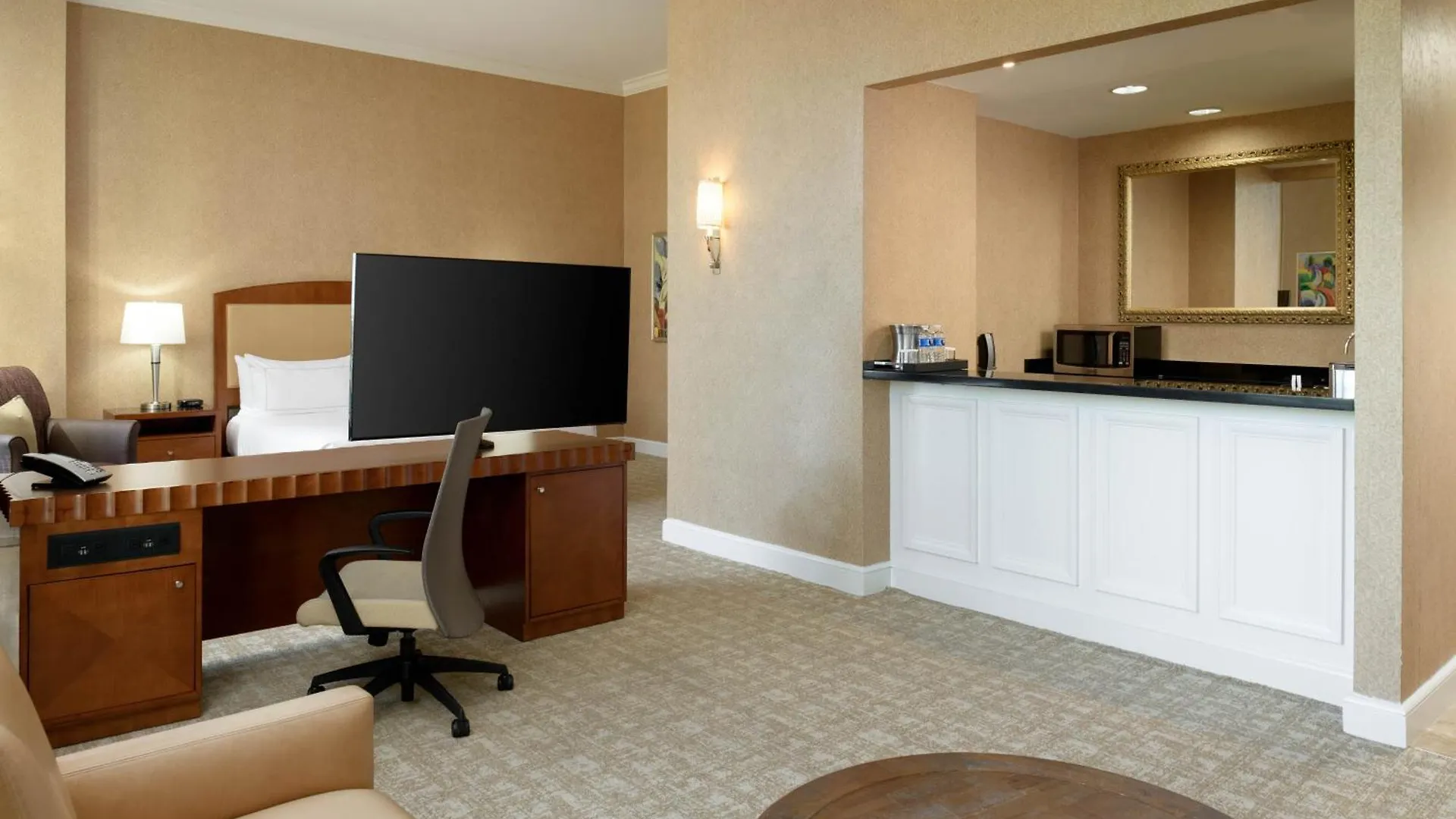 Hilton Charlotte Uptown Hotel