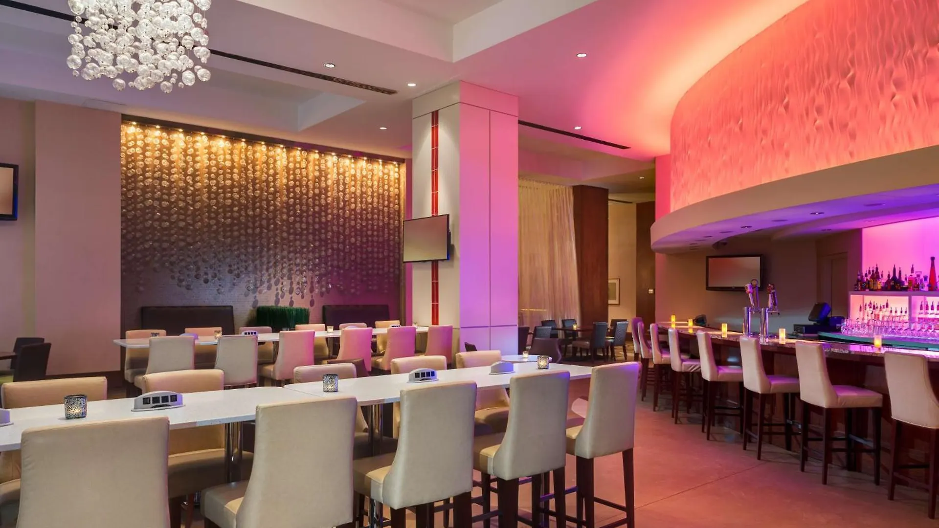 Hilton Charlotte Uptown Hotel 4*,