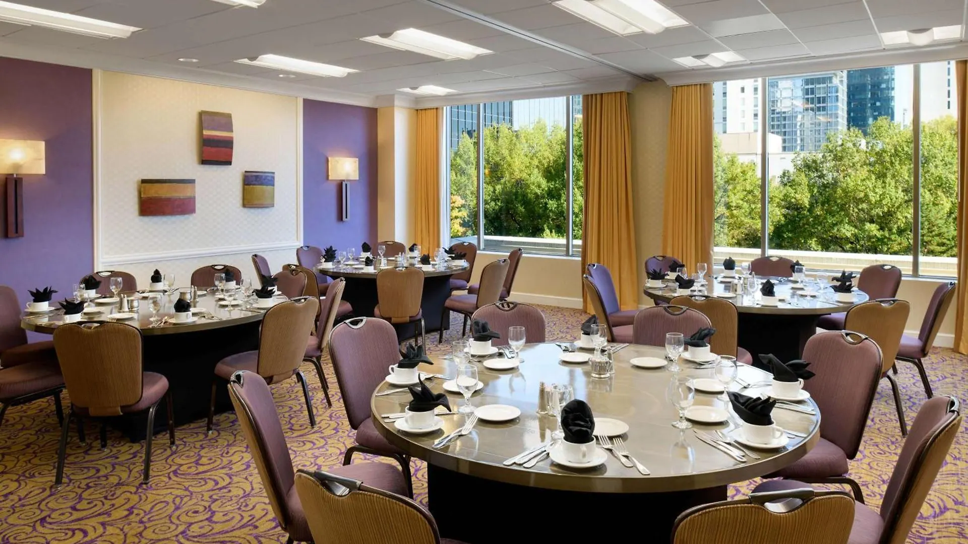Hilton Charlotte Uptown Hotel