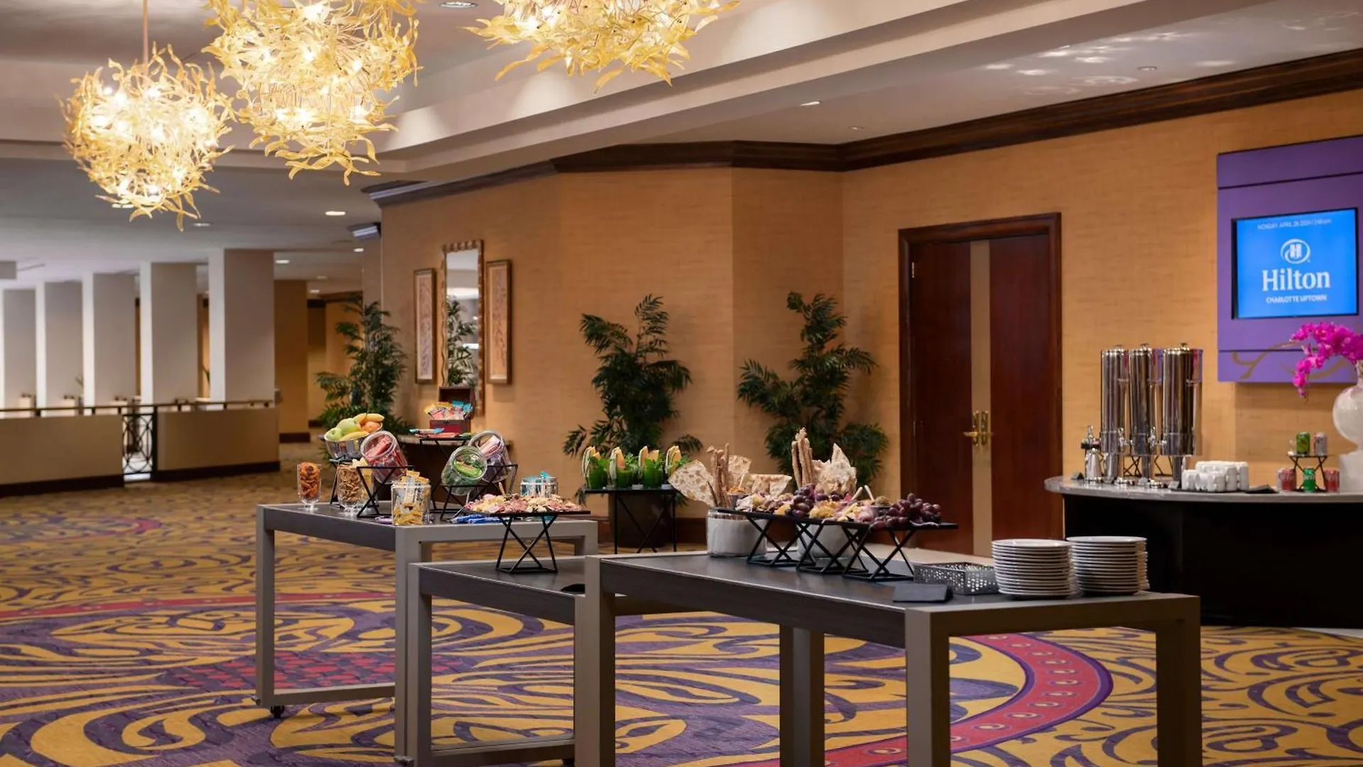 Hilton Charlotte Uptown Hotel