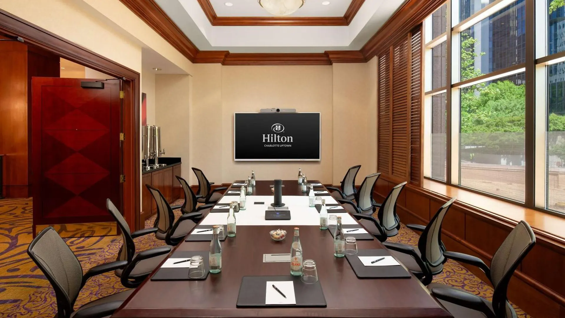 Hotel Hilton Charlotte Uptown 4*,